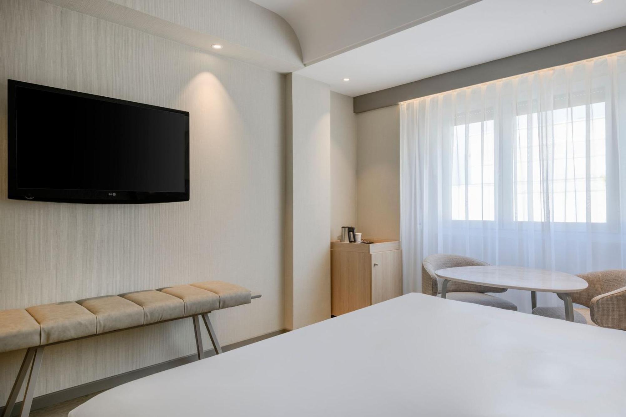 Ac Hotel Carlton Madrid By Marriott Экстерьер фото