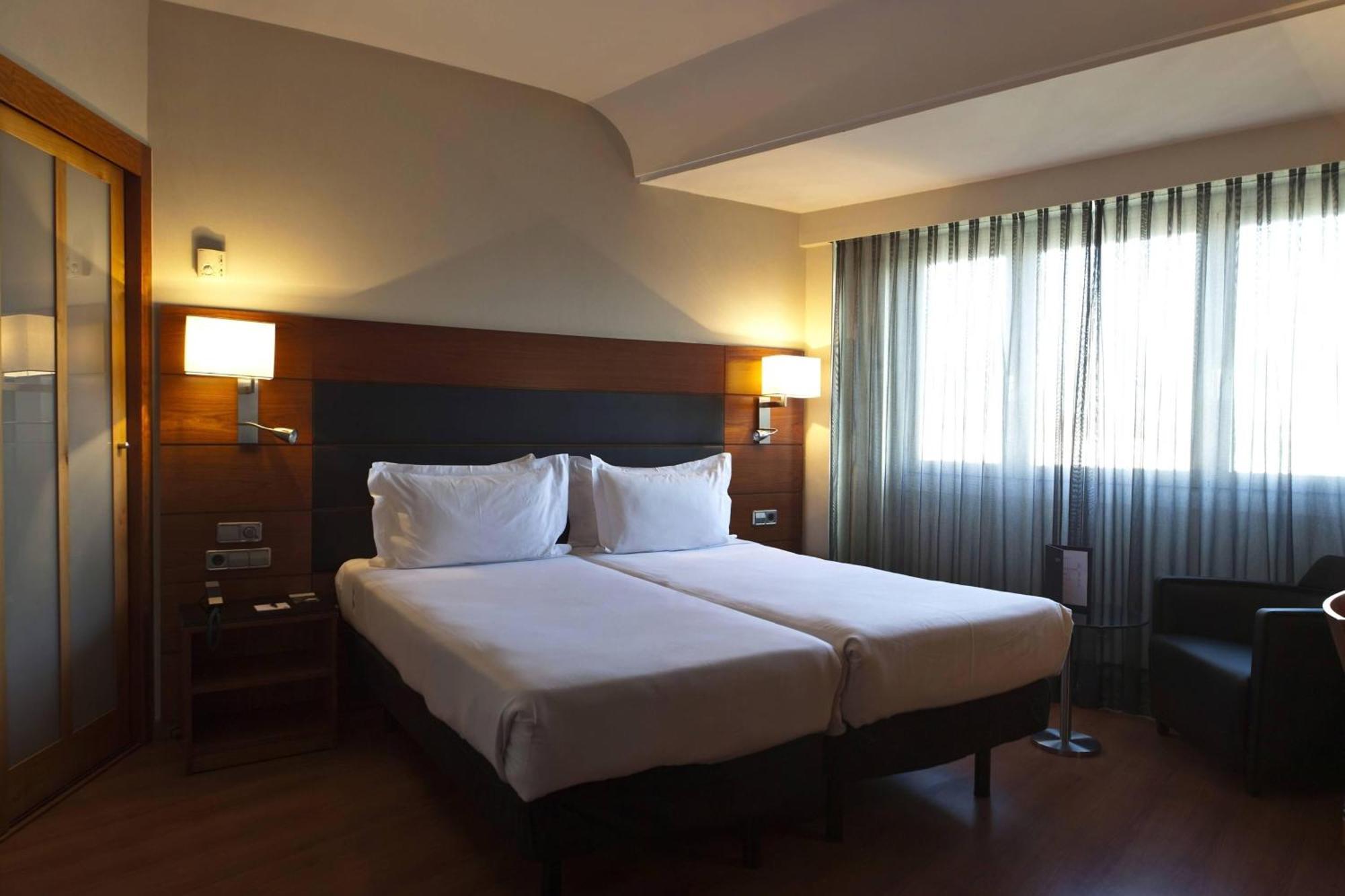 Ac Hotel Carlton Madrid By Marriott Экстерьер фото