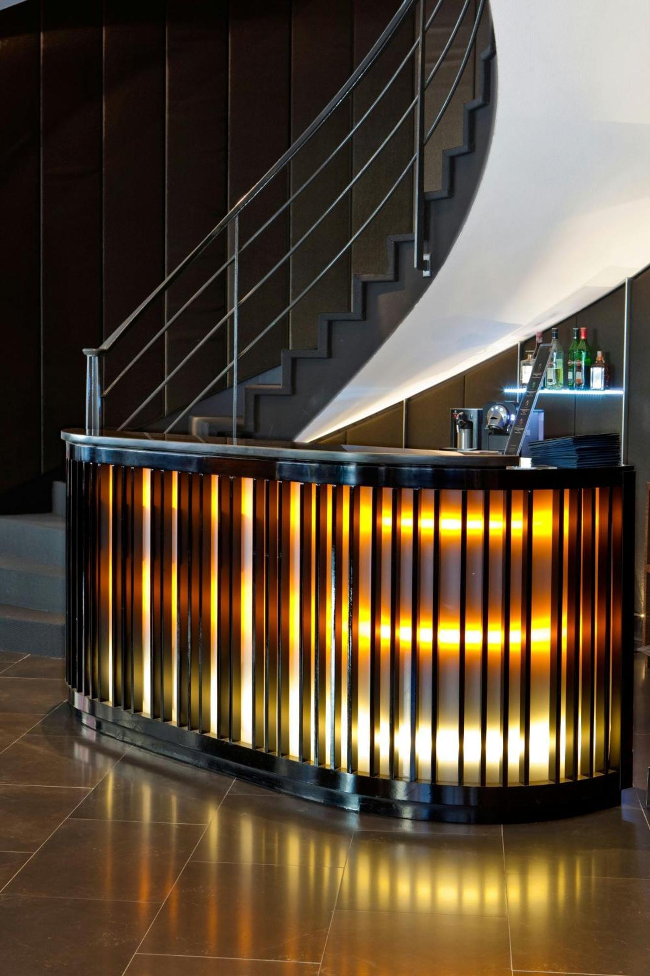 Ac Hotel Carlton Madrid By Marriott Экстерьер фото